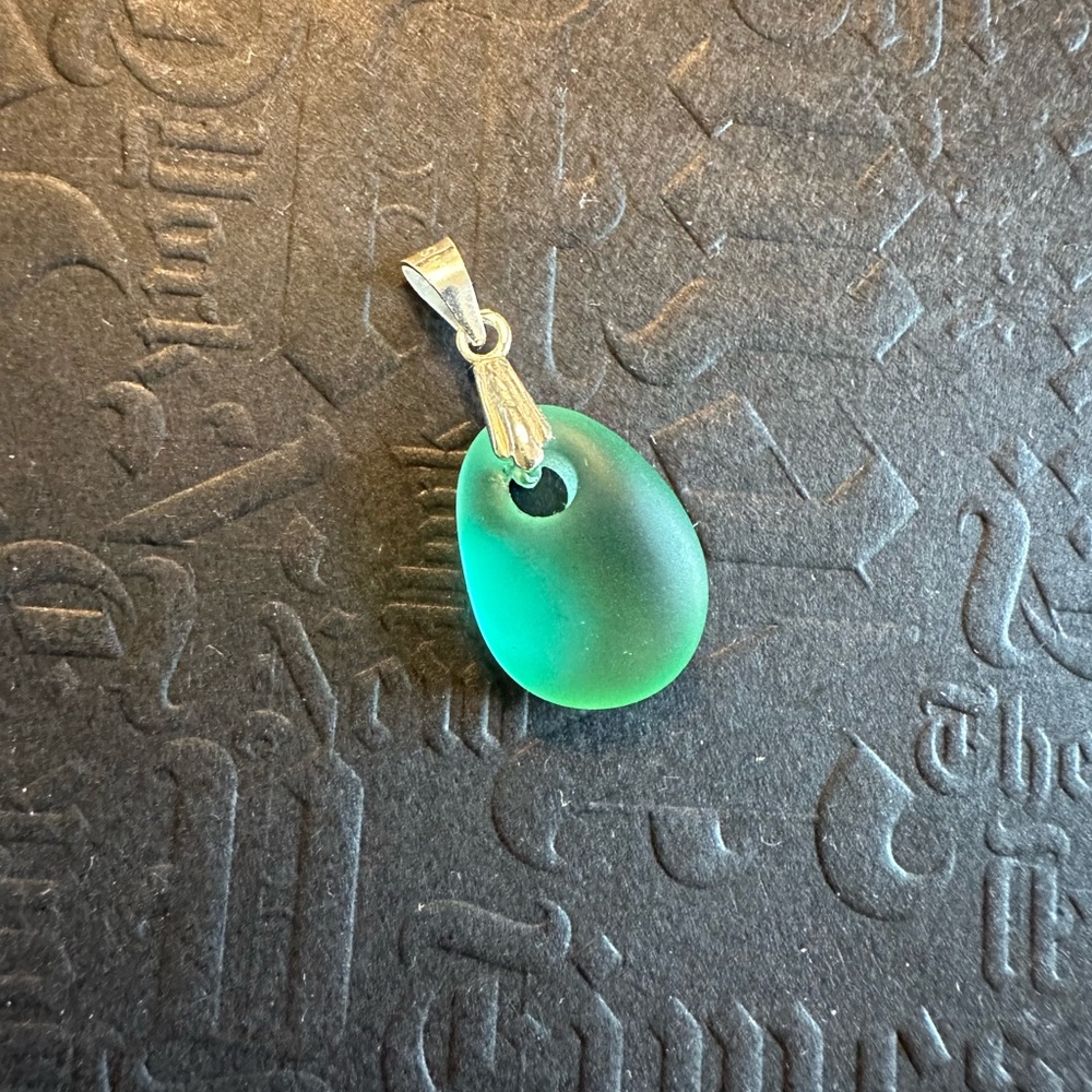 ARTISAN Green Sea Glass Sterling Silver Pendant 1” Overall Length - Picture 4 of 4